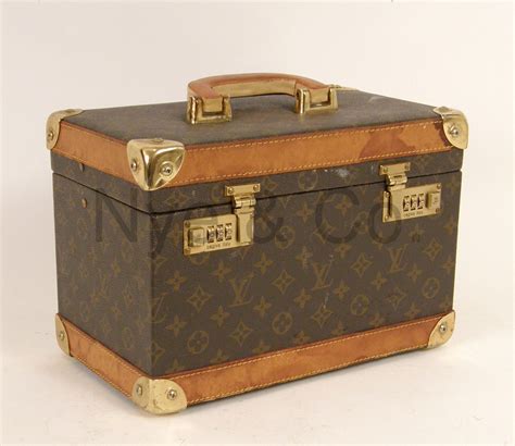 lv lipstick box